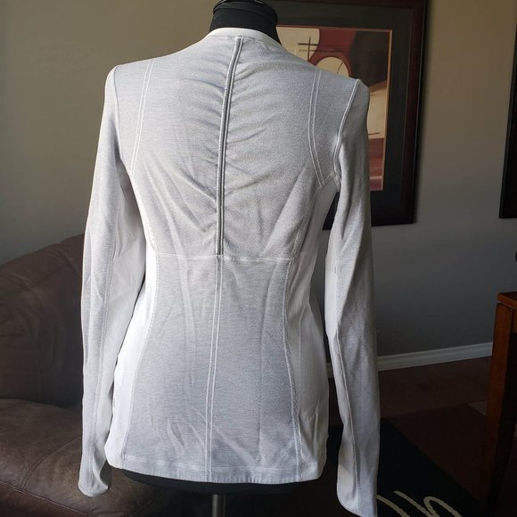Lululemon Switch Back Long Sleeve - Picture 6 of 6